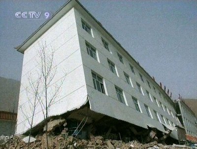 400 dead as quake devastates remote China region 