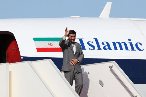 Iranian President arrives Beirut, Lebanon