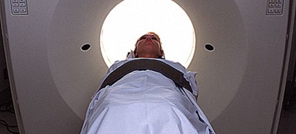 A number of medical procedures like MRIs are far less expensive in single-payer healthcare systems. (photo: Alamy)