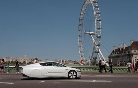 XL1-citement hits London as Volkswagens 313 mpg car makes UK debut
