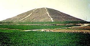 There are approximately 100 pyramids in China which remain hidden under grass and forestry. 